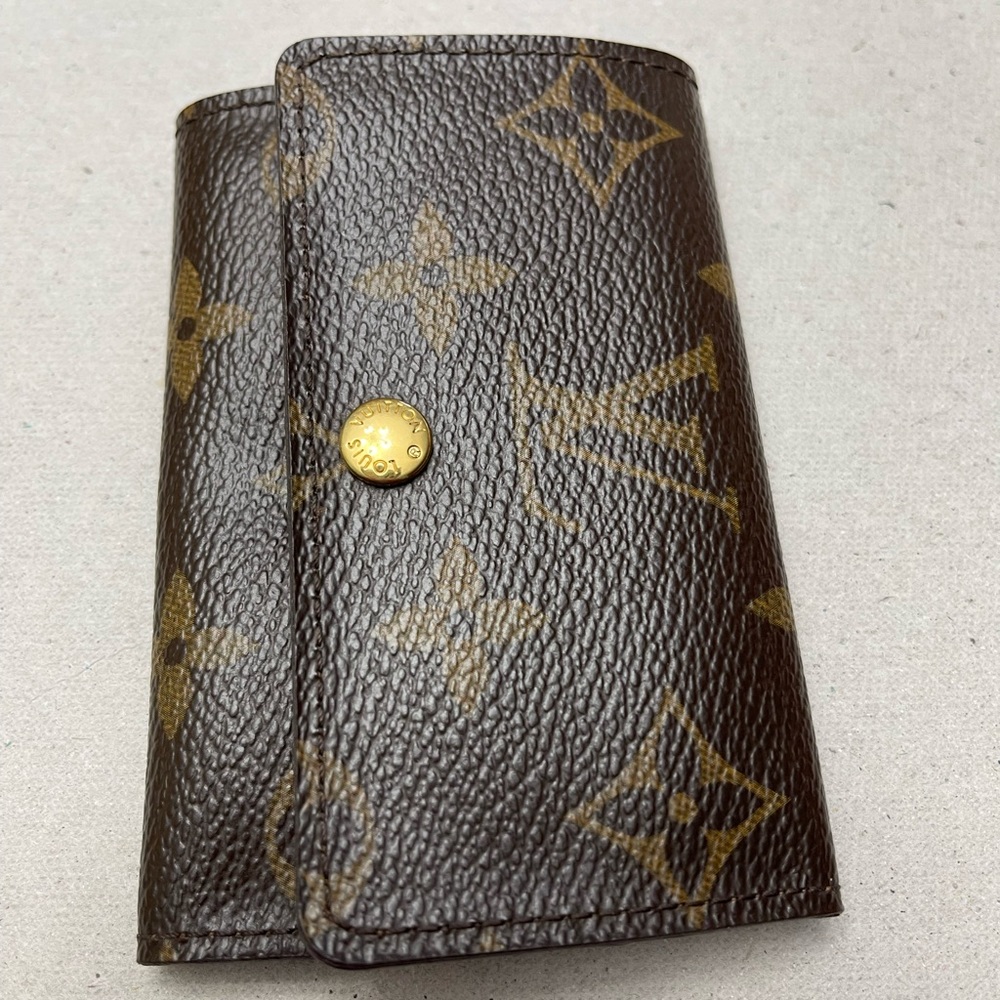 Louis Vuitton Monogram Multicles Key Case - Picture 7 of 15